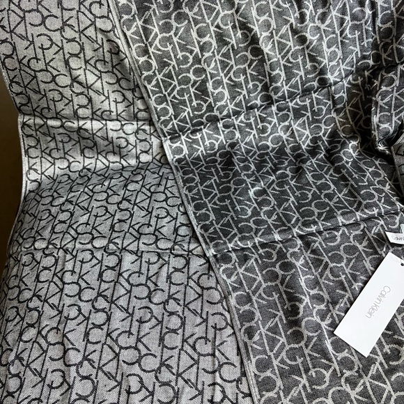 Calvin Klein Monogram CK Logo-Print Pashmina Wrap Scarf - Picture 3 of 3